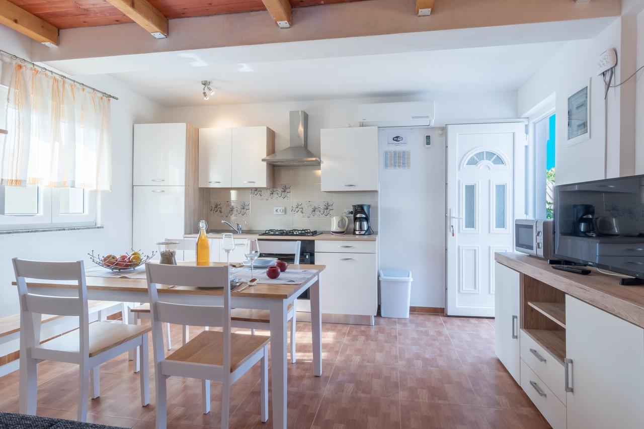 Miocic Apartment Razanac